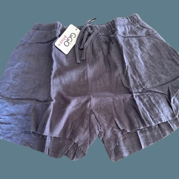 Gigio Pants - Dark Grey Raw Edge Short  (2)  P5141XL    NWT Boutique